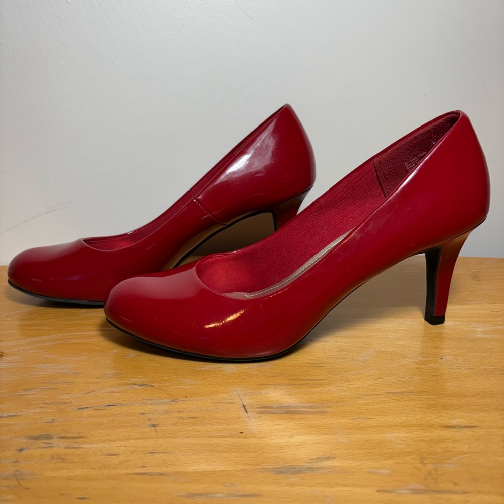 Comfort Plus Red Patent Leather Pumps Size 8.5
